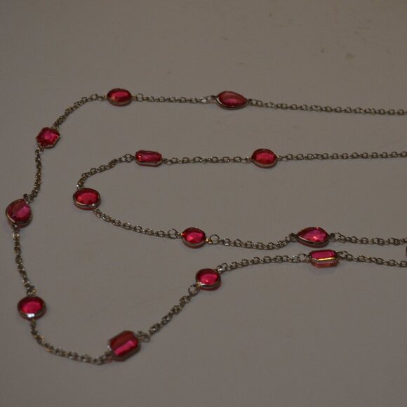 PAPARAZZI (R) Necklace Long Chain vary Shapes Pendants/Charms Silver Pink ~25' - Picture 8 of 8